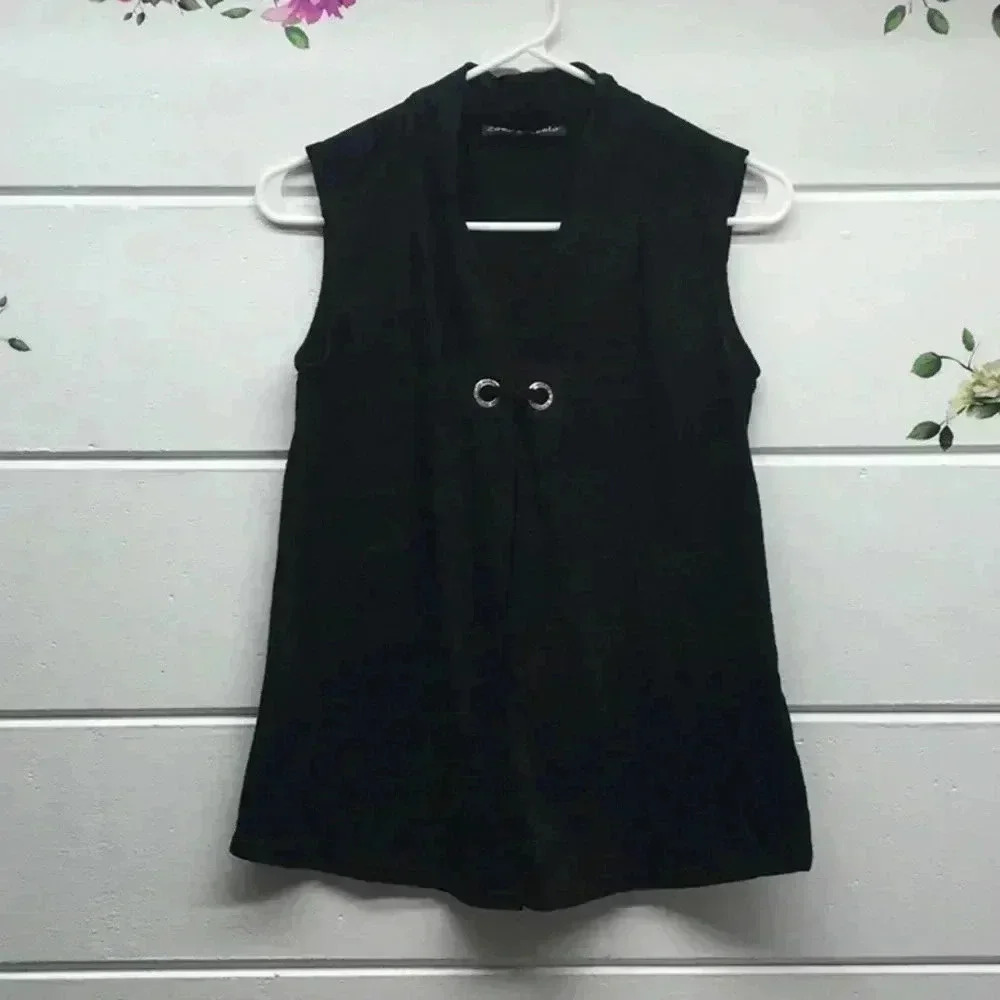 Women’s top size small Zoey& Leelo